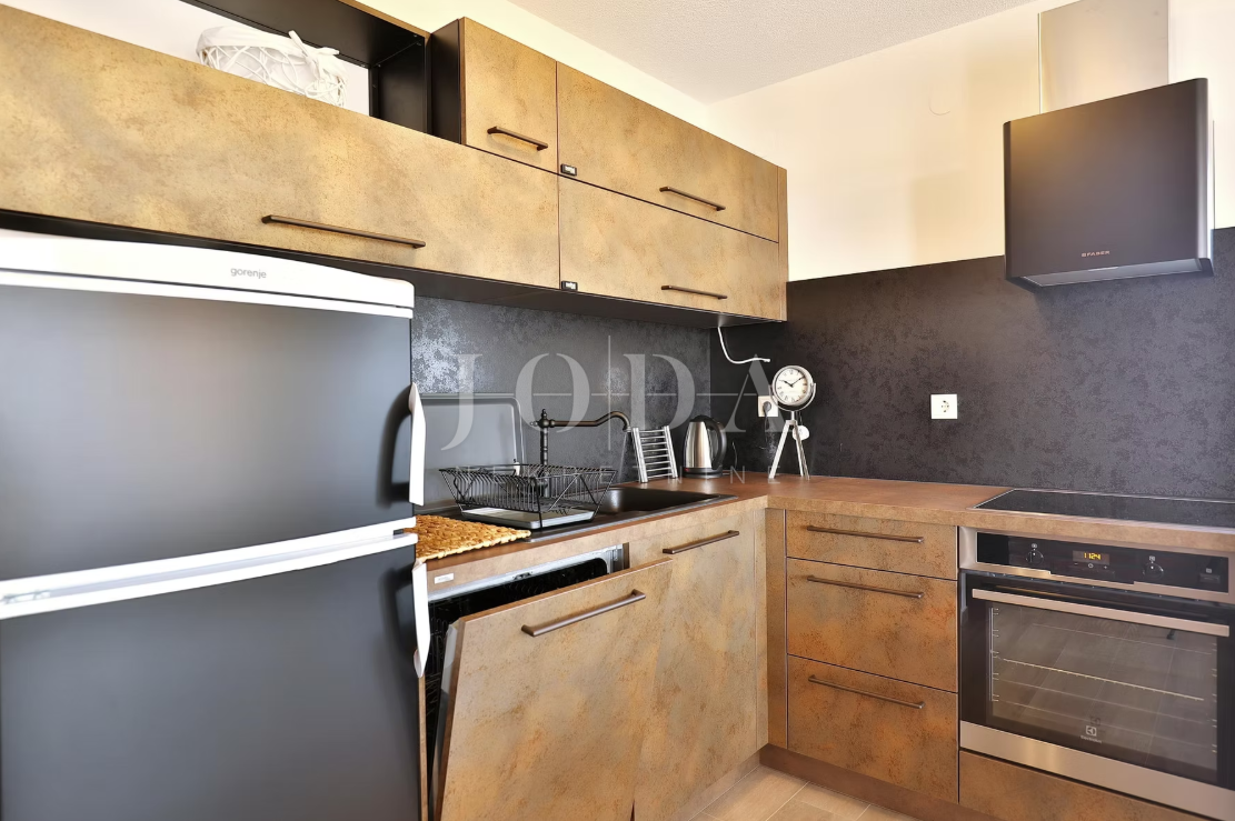 Hiša Seline, Starigrad, 377m2