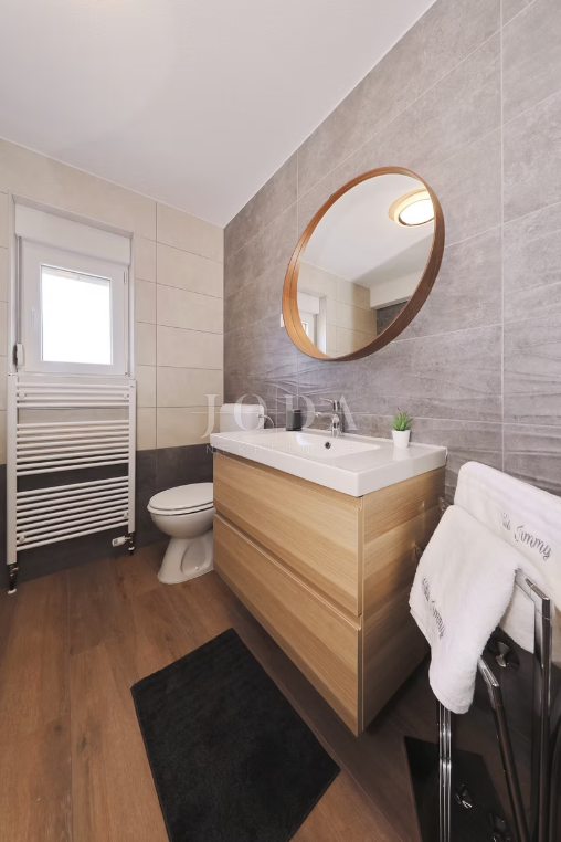 Hiša Seline, Starigrad, 377m2