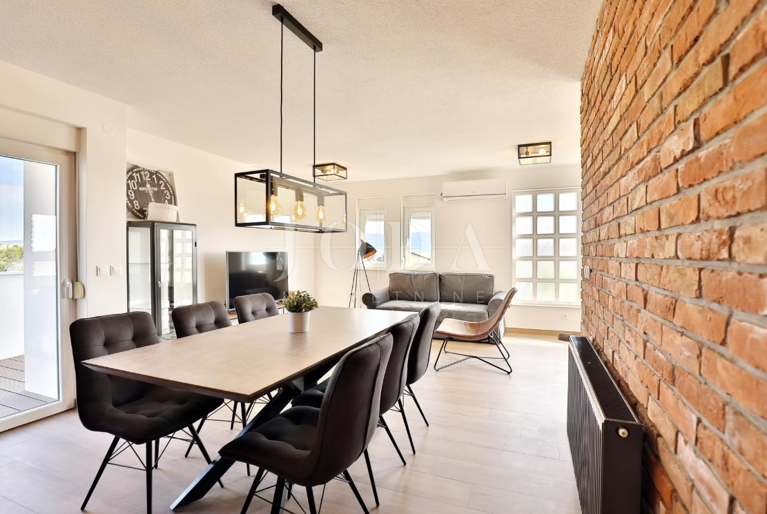 Hiša Seline, Starigrad, 377m2