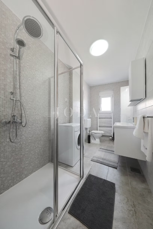 Hiša Seline, Starigrad, 377m2