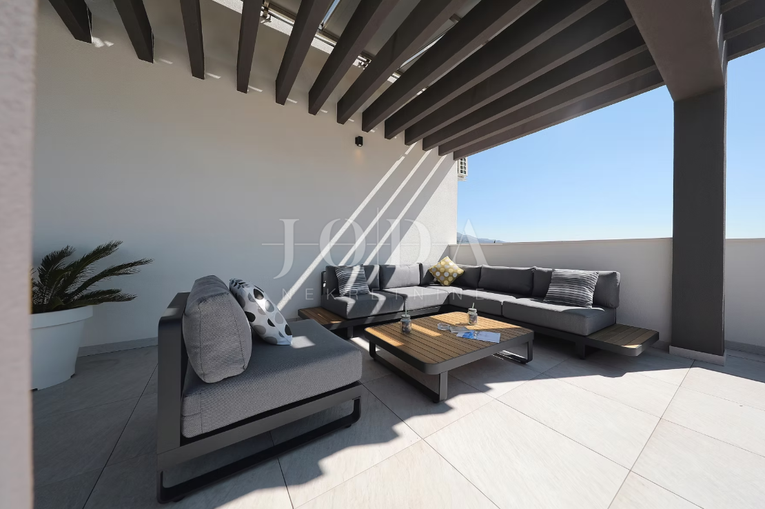 Hiša Seline, Starigrad, 377m2