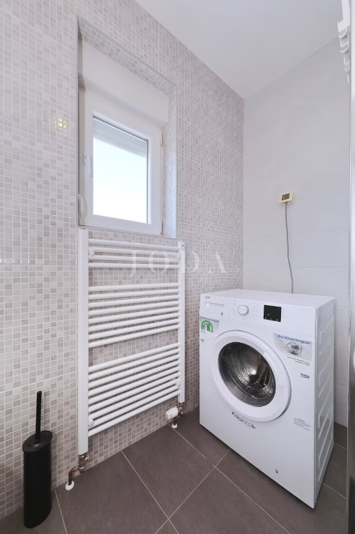 Hiša Seline, Starigrad, 377m2