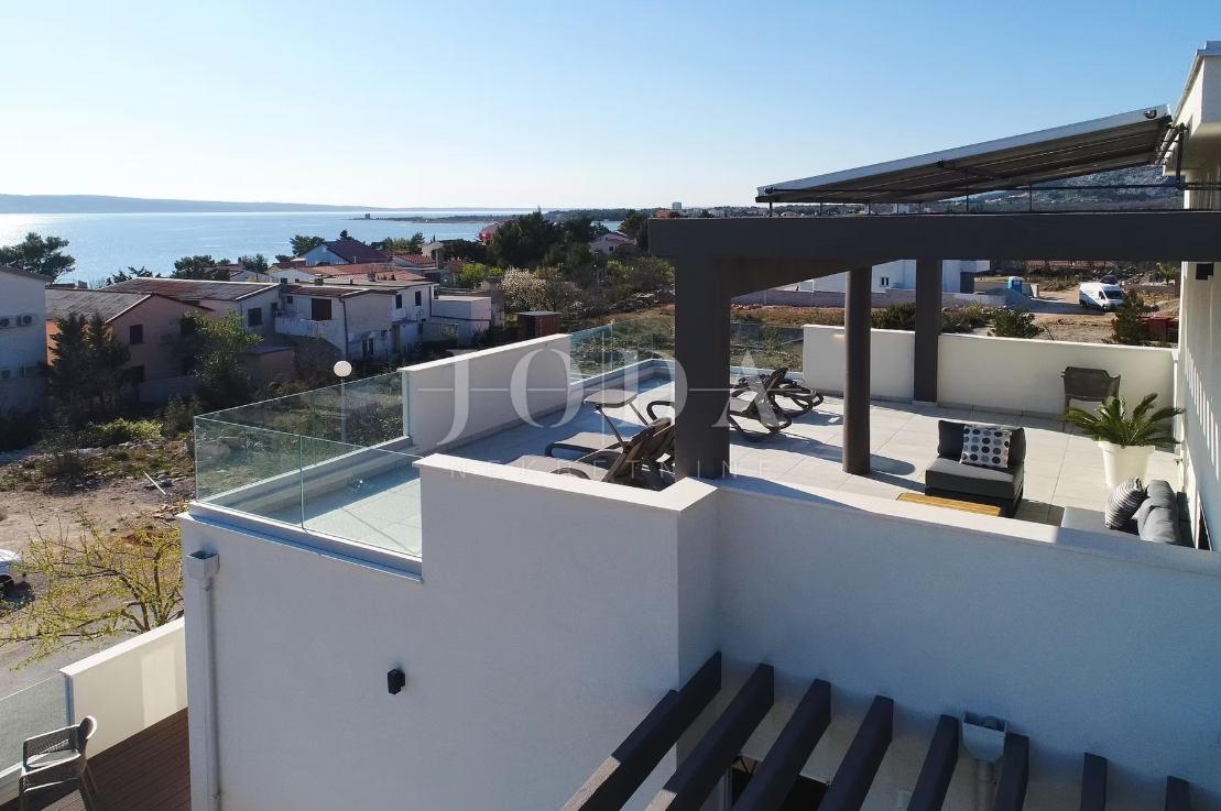 Hiša Seline, Starigrad, 377m2