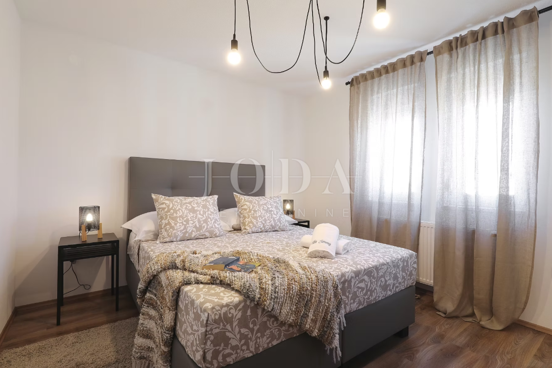 Hiša Seline, Starigrad, 377m2