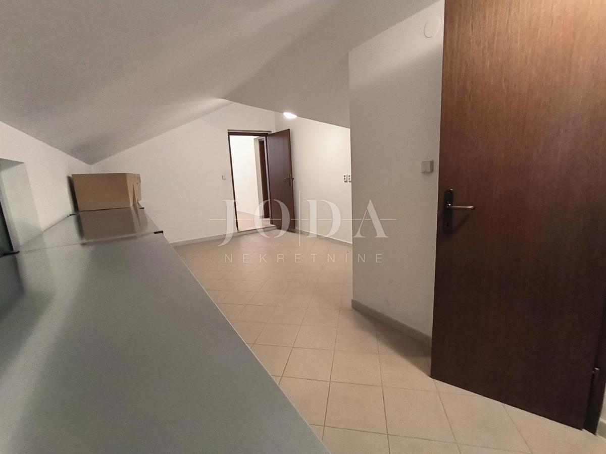 Poslovni prostori na odlični lokaciji v Novem Vinodolskem