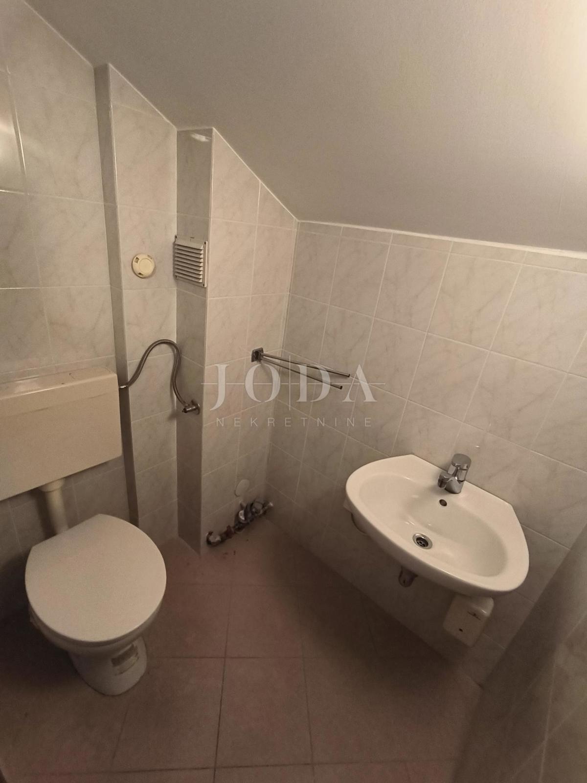 Poslovni prostori na odlični lokaciji v Novem Vinodolskem