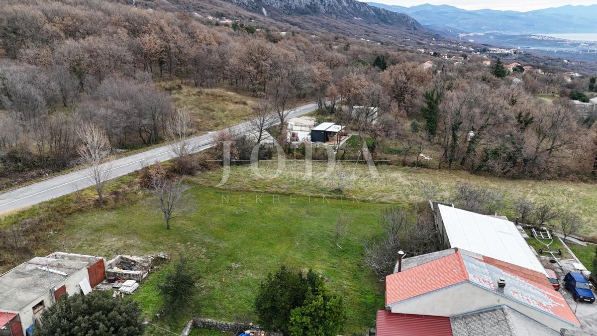 Bribir, zazidljivo zemljišče na iskani lokaciji