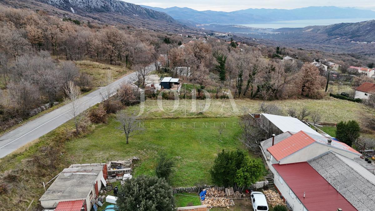 Bribir, zazidljivo zemljišče na iskani lokaciji