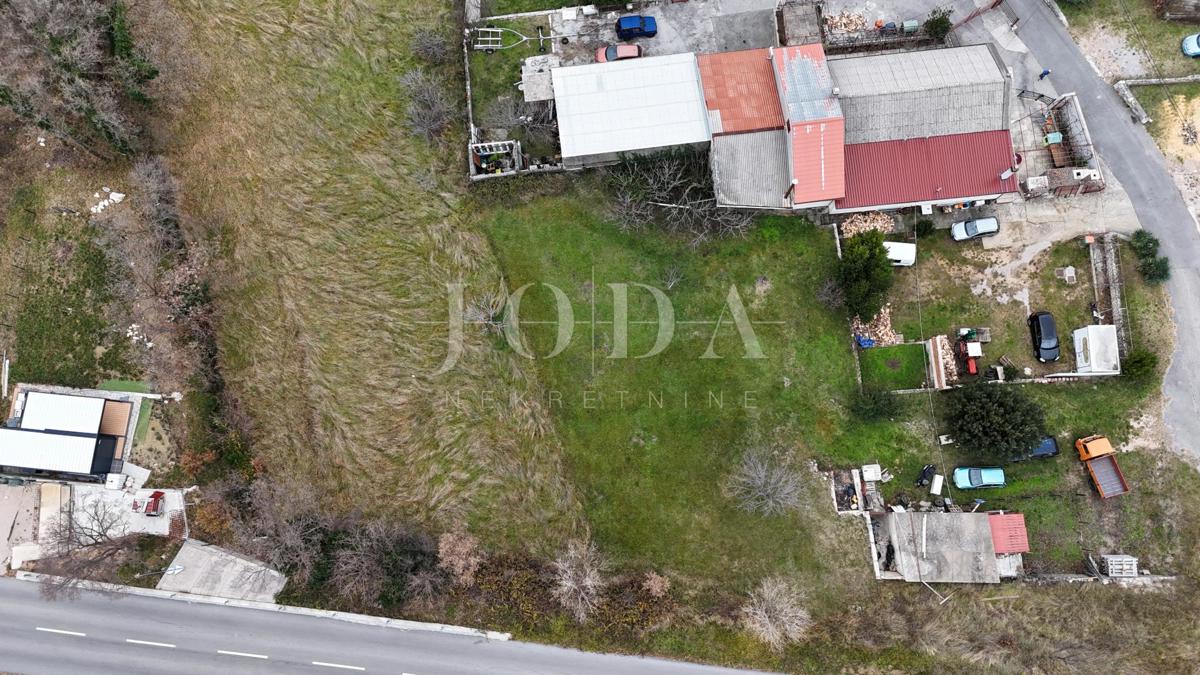 Bribir, zazidljivo zemljišče na iskani lokaciji