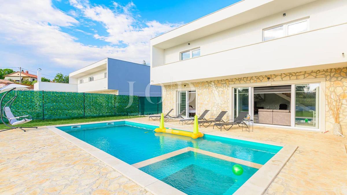 Hiša Svetvinčenat, 243m2