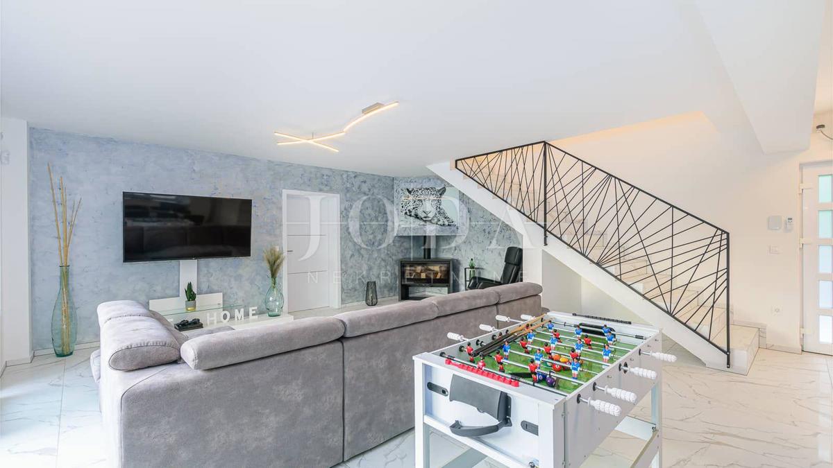 Hiša Svetvinčenat, 243m2