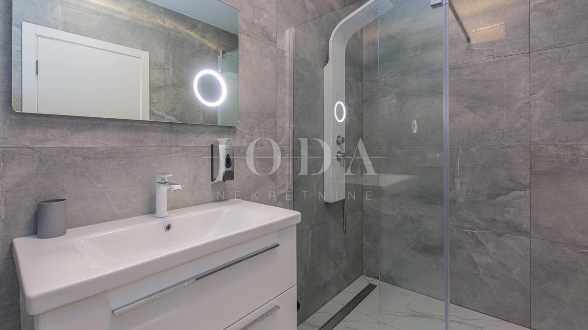 Hiša Svetvinčenat, 243m2