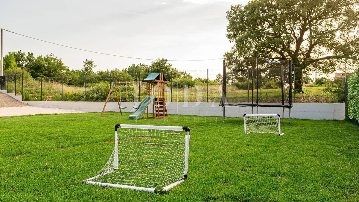 Hiša Svetvinčenat, 243m2