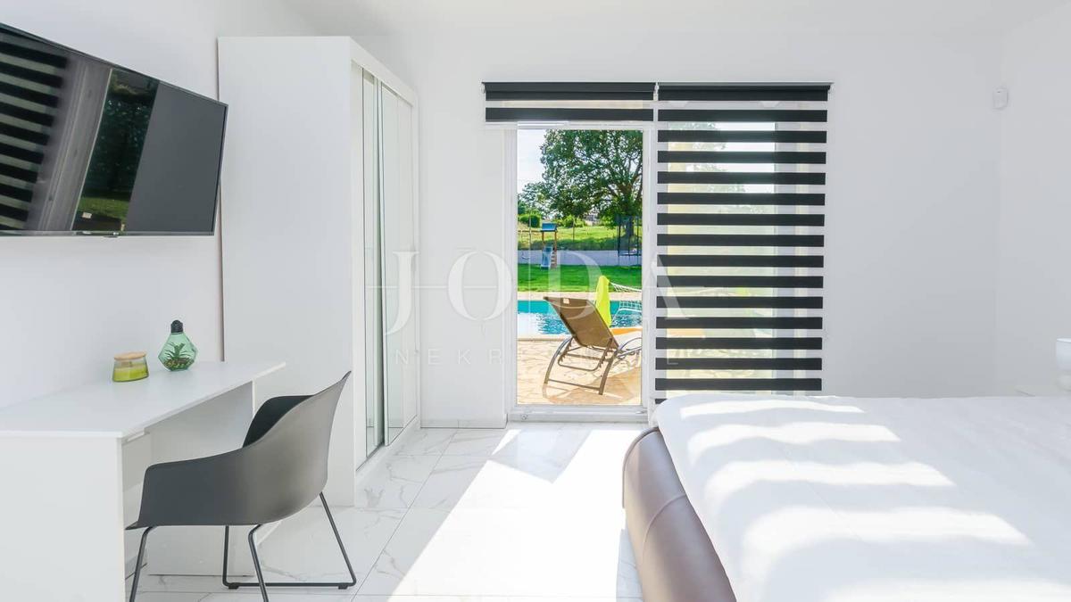 Hiša Svetvinčenat, 243m2