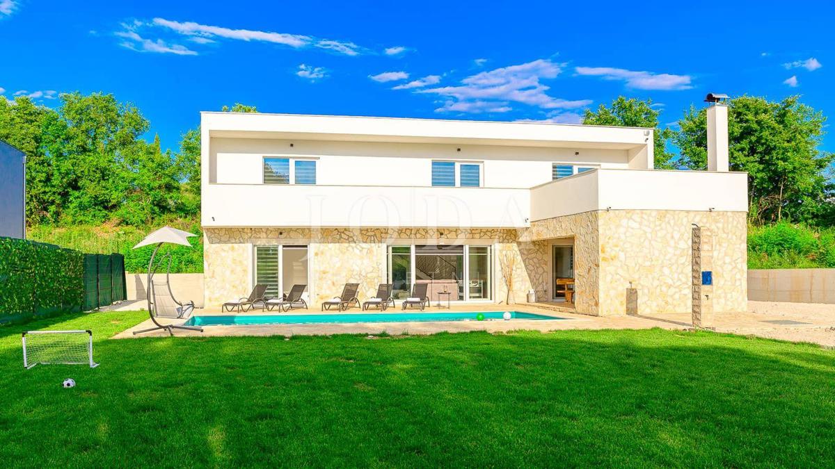 Hiša Svetvinčenat, 243m2