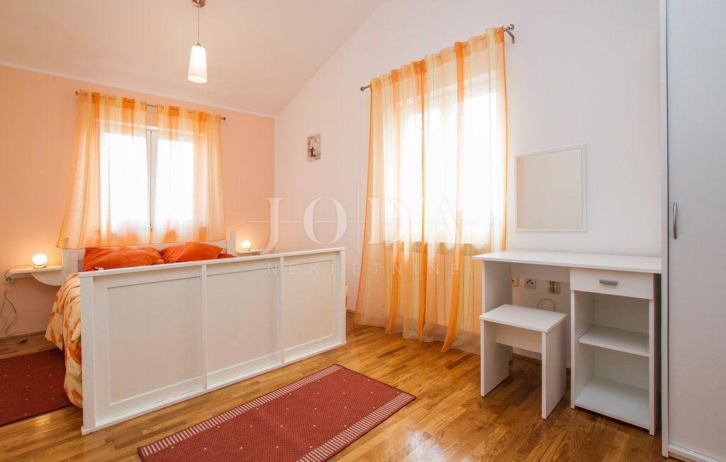 Hiša Drenje, Raša, 199m2