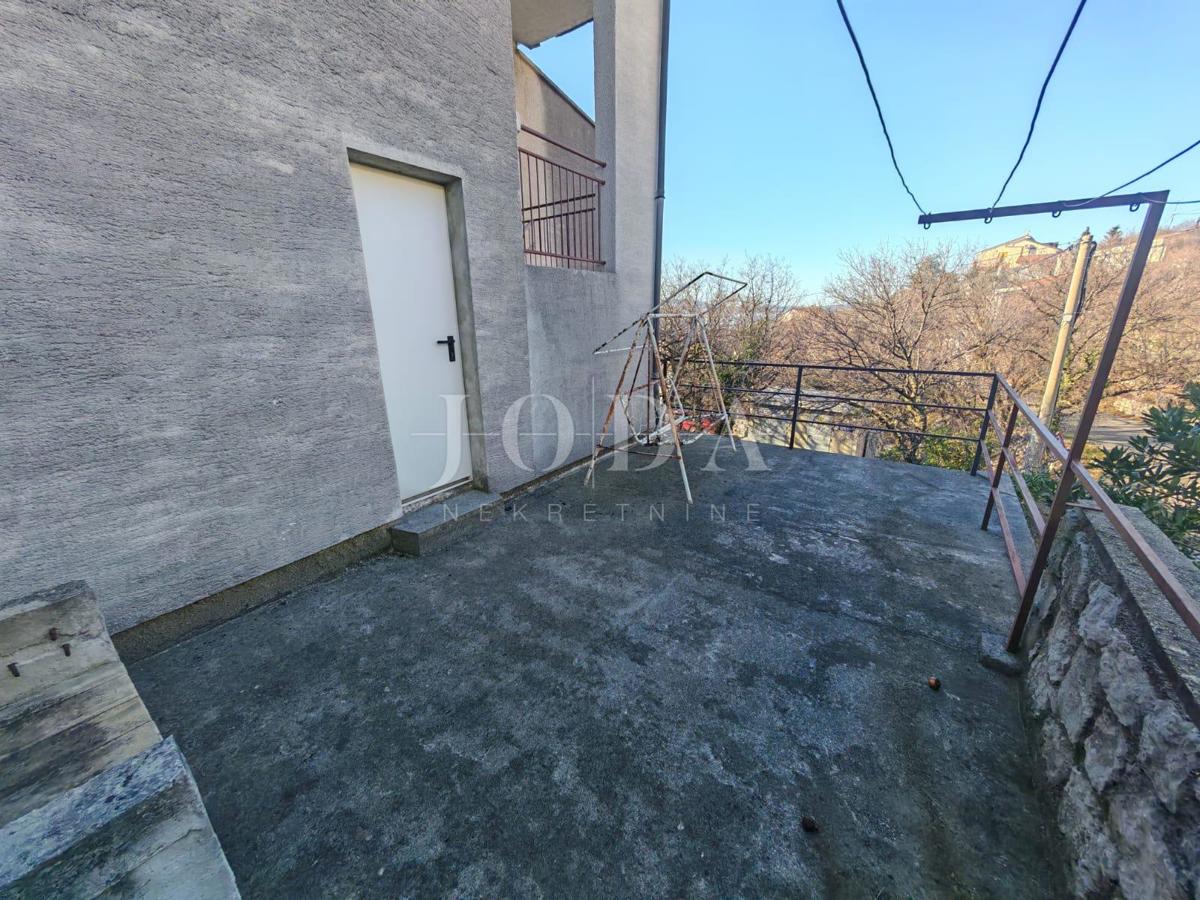 Hiša 100m od morja s 6 stanovanjskimi enotami