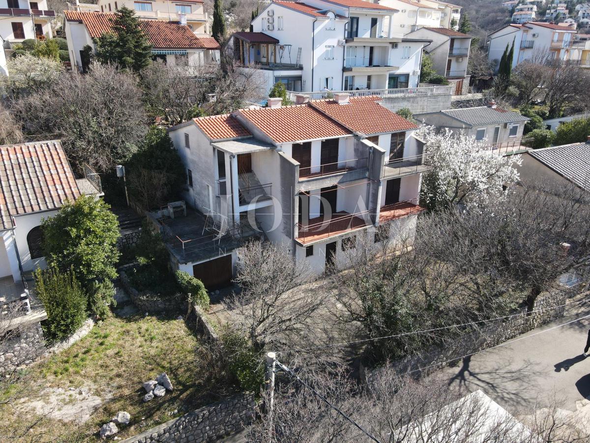 Hiša 100m od morja s 6 stanovanjskimi enotami