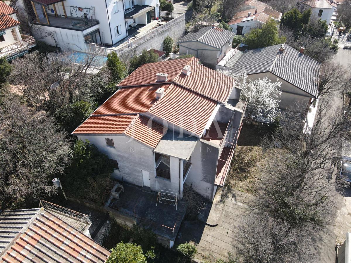 Hiša 100m od morja s 6 stanovanjskimi enotami