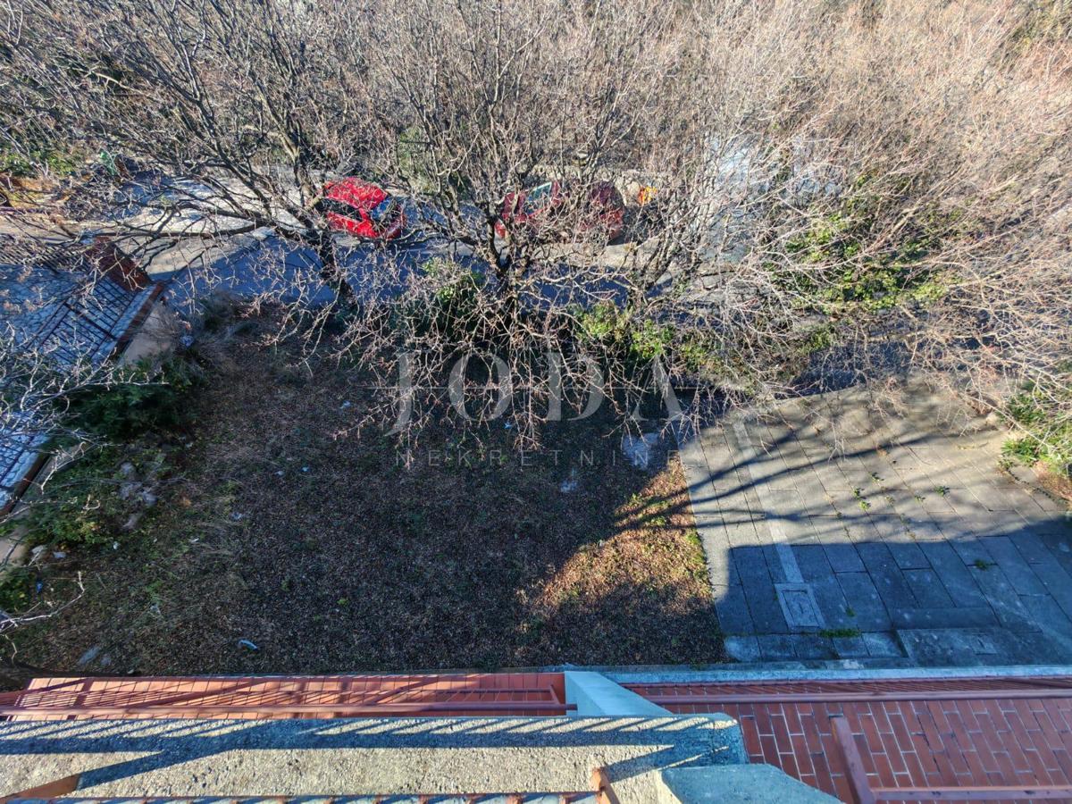 Hiša 100m od morja s 6 stanovanjskimi enotami