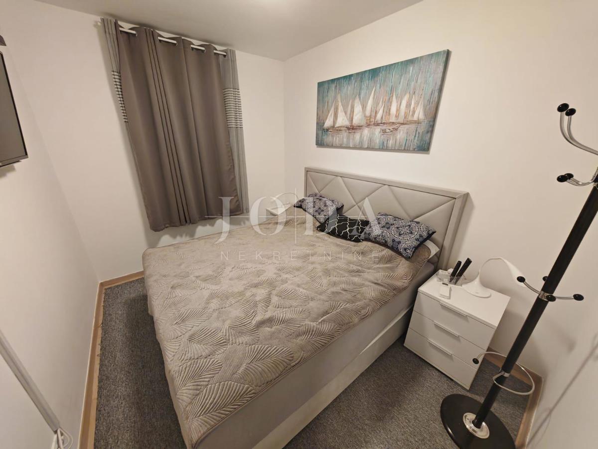 Apartma z vrtom in pogledom na morje
