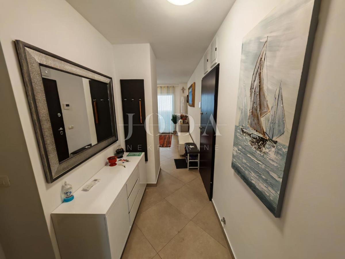 Apartma z vrtom in pogledom na morje