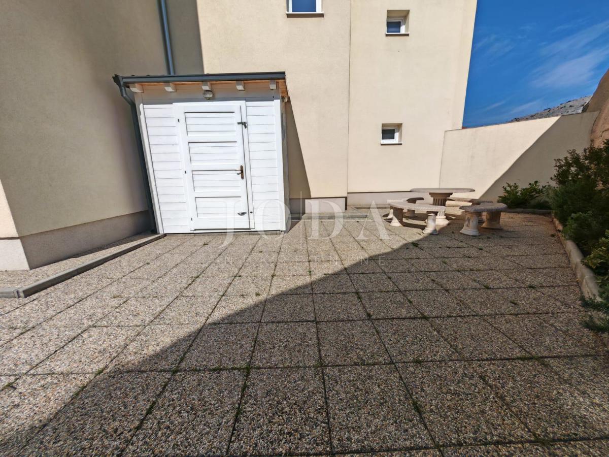 Apartma z vrtom in pogledom na morje