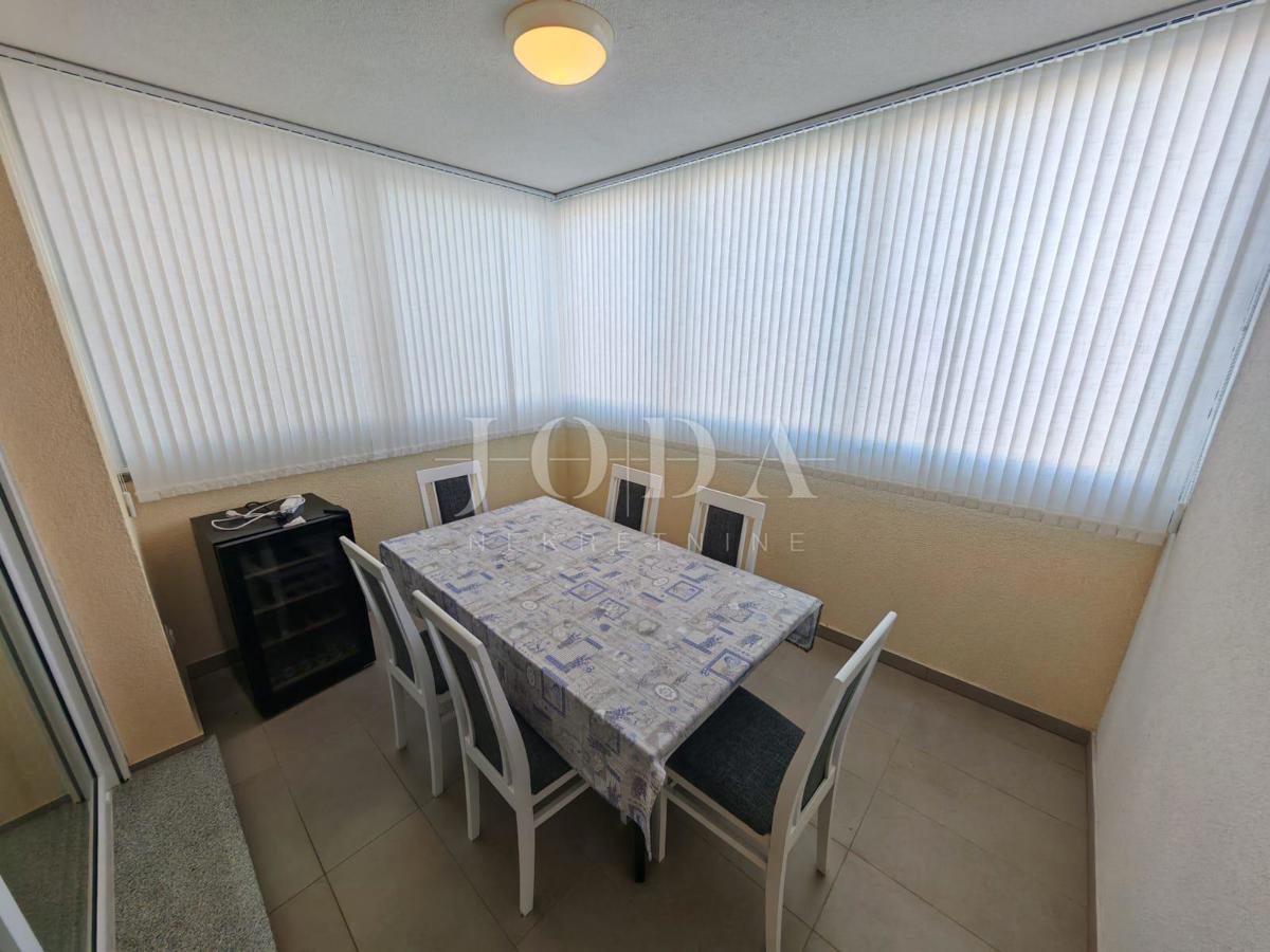 Apartma z vrtom in pogledom na morje