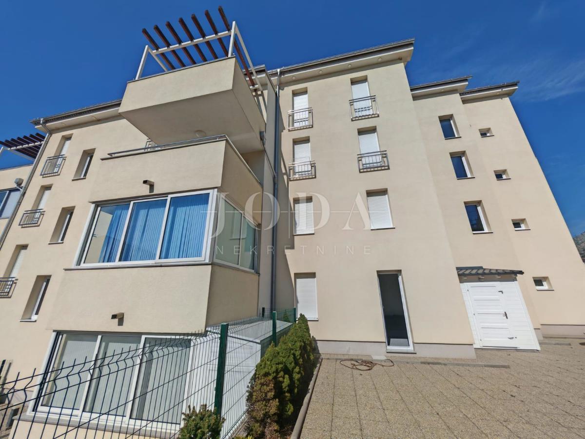 Apartma z vrtom in pogledom na morje