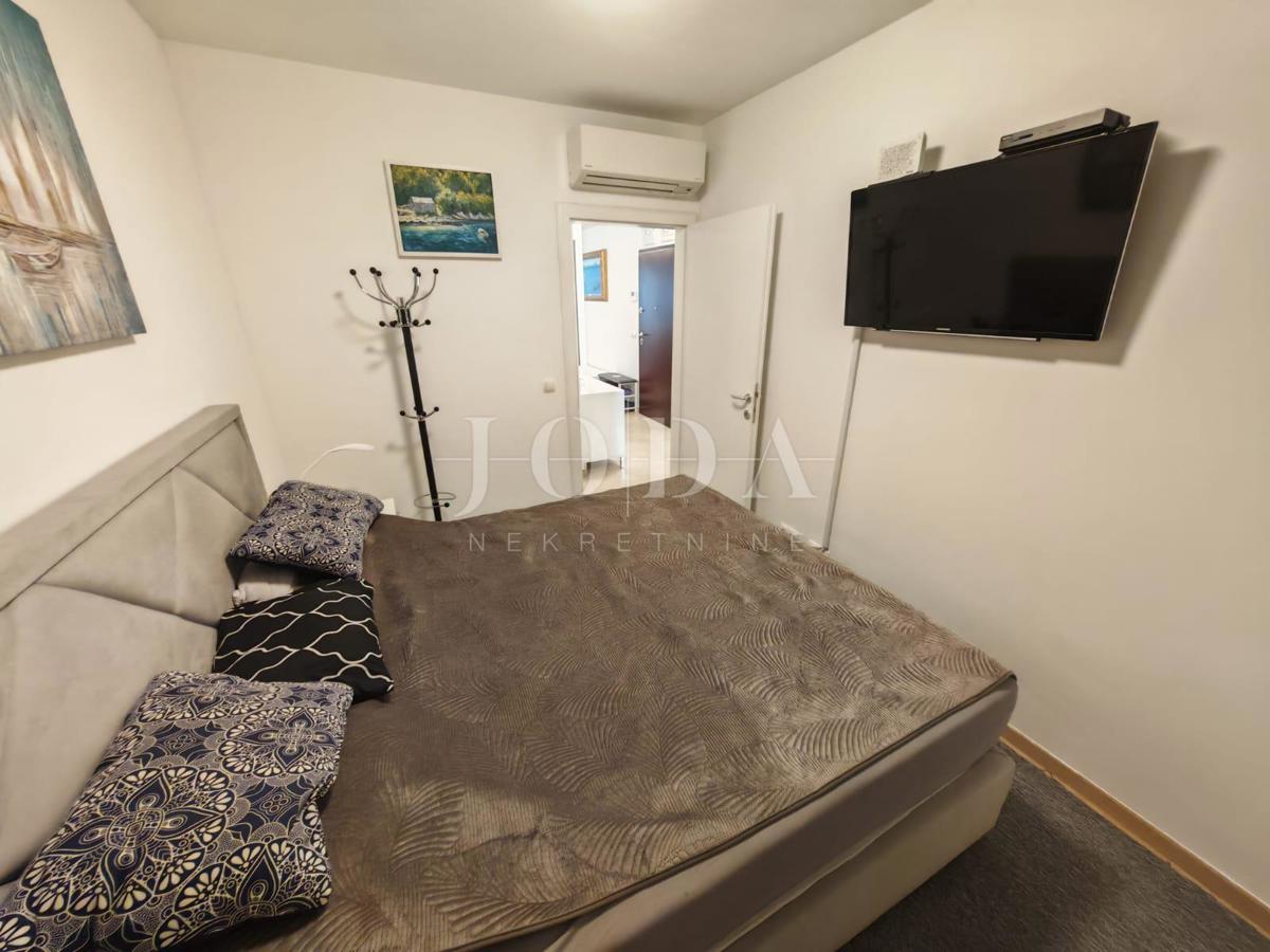 Apartma z vrtom in pogledom na morje