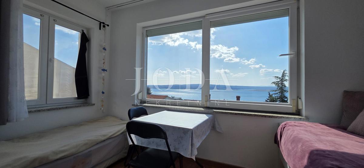 Stanovanje Dramalj 39,40 m² | pogled na morje | parkirno mesto | vrt | popolnoma opremljeno | mirna lokacija