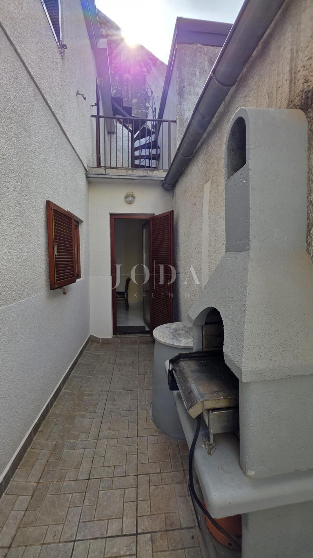 Hiša Jablanac, Senj, 52m2