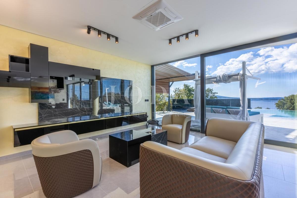 Hiša Crikvenica, 300m2