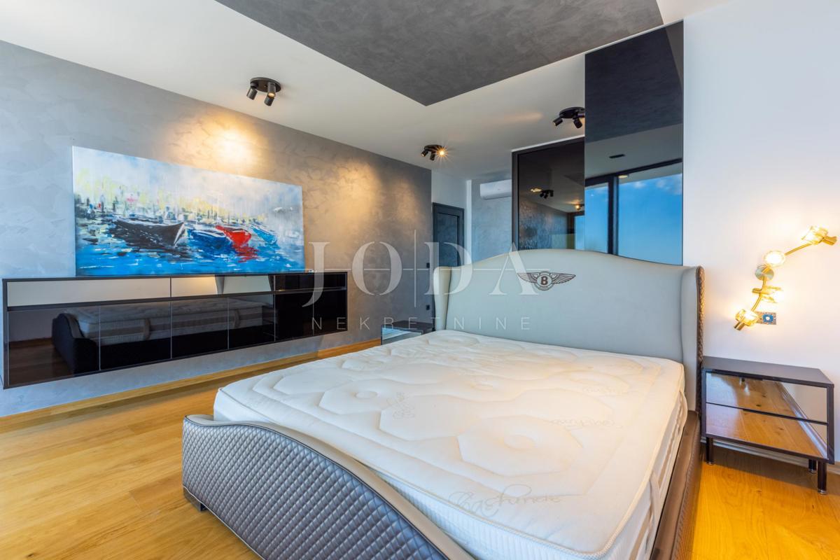 Hiša Crikvenica, 300m2