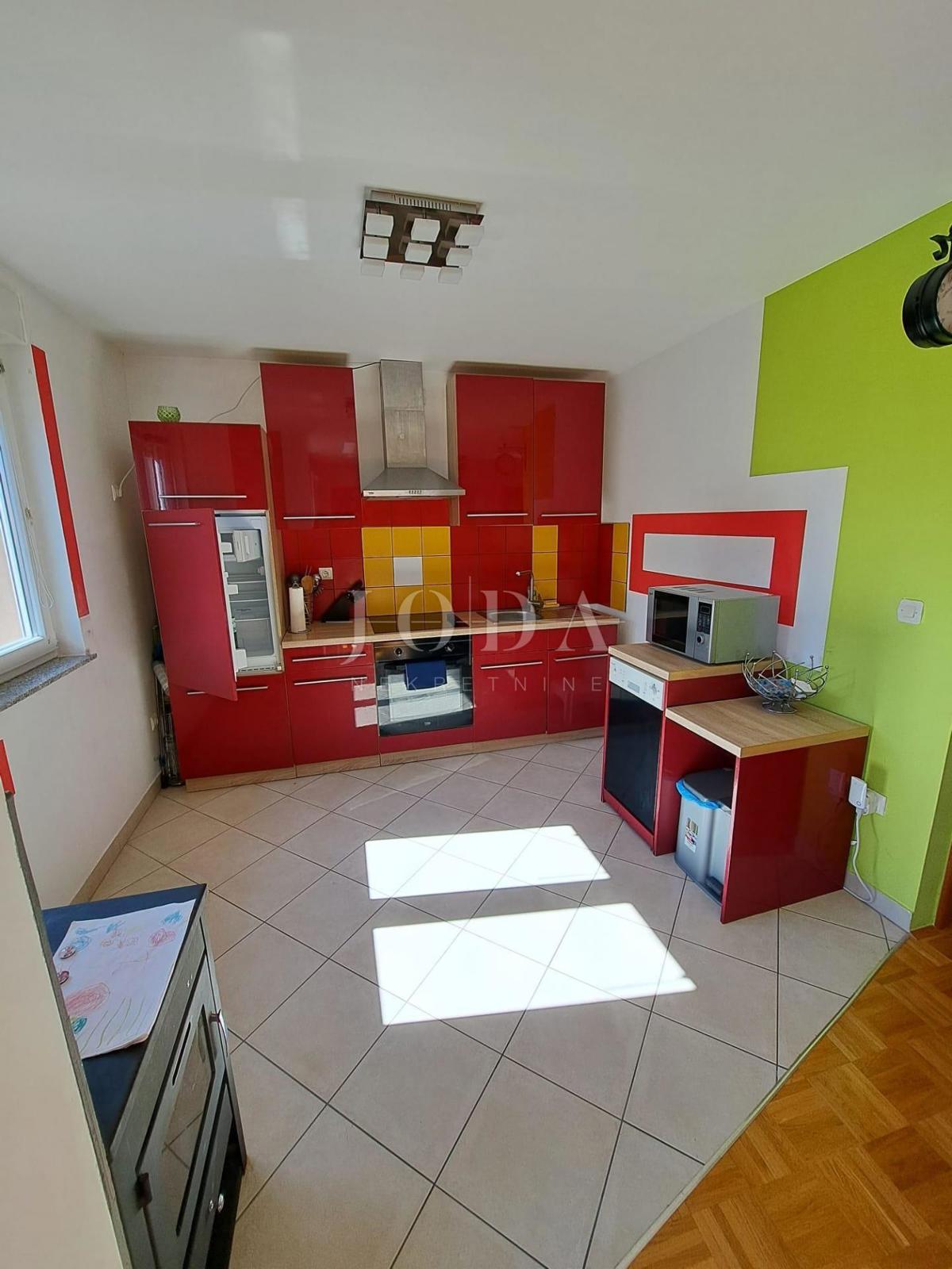 Trisobno stanovanje v dveh etažah, otok Krk