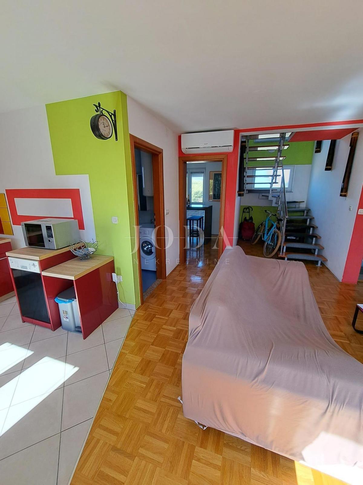 Trisobno stanovanje v dveh etažah, otok Krk