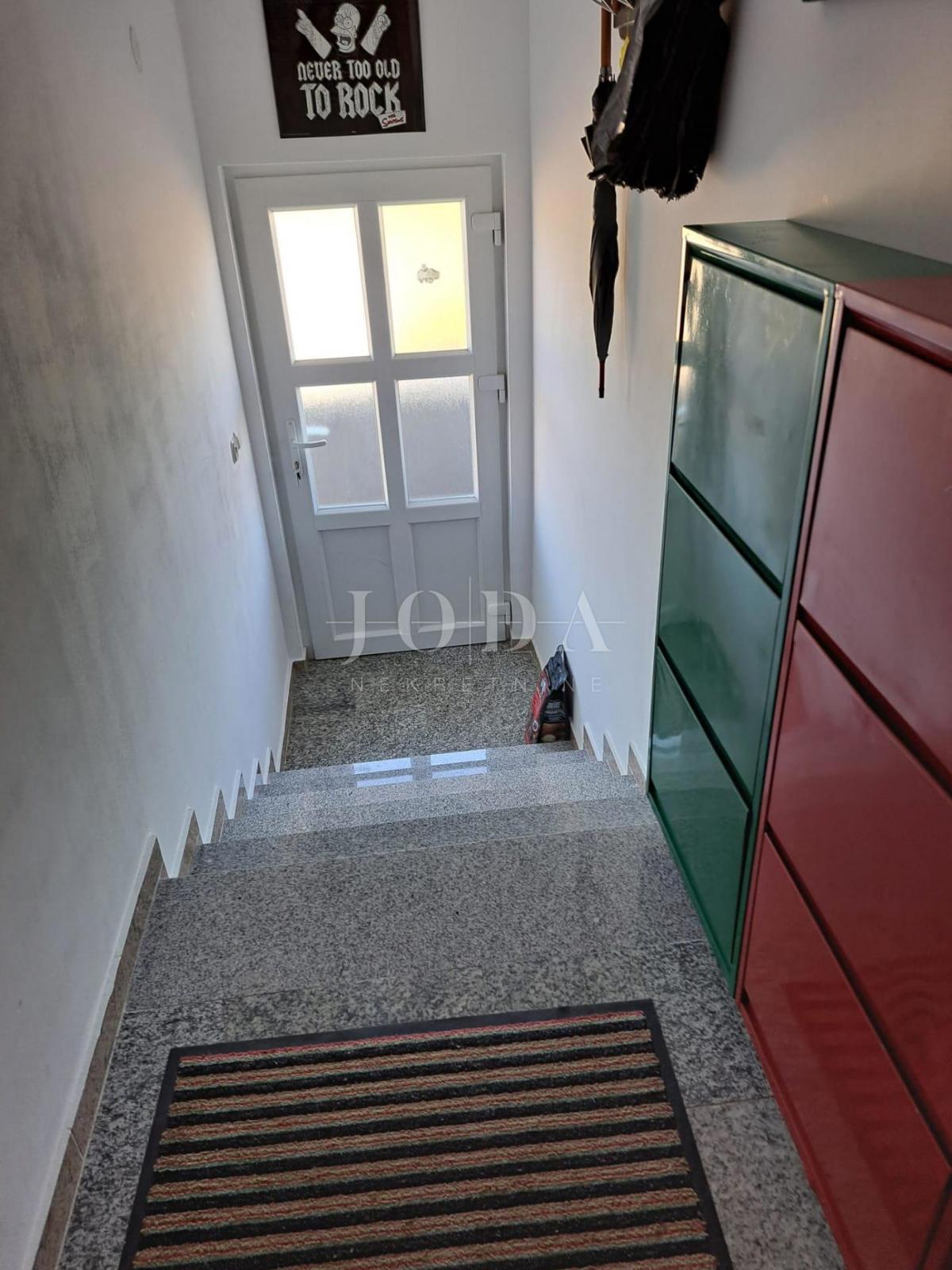 Trisobno stanovanje v dveh etažah, otok Krk