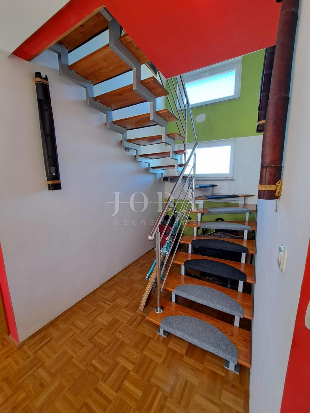 Trisobno stanovanje v dveh etažah, otok Krk