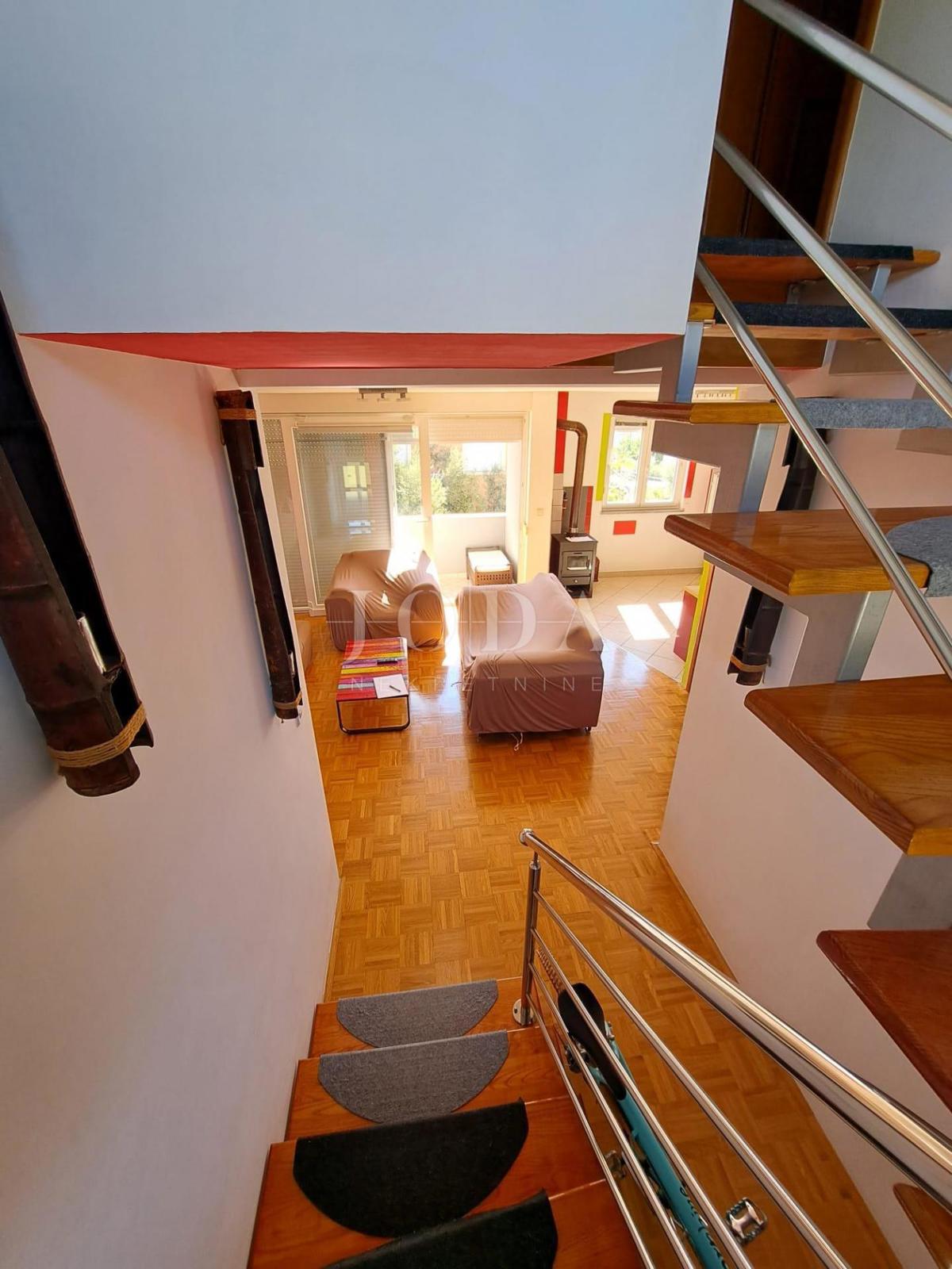 Trisobno stanovanje v dveh etažah, otok Krk