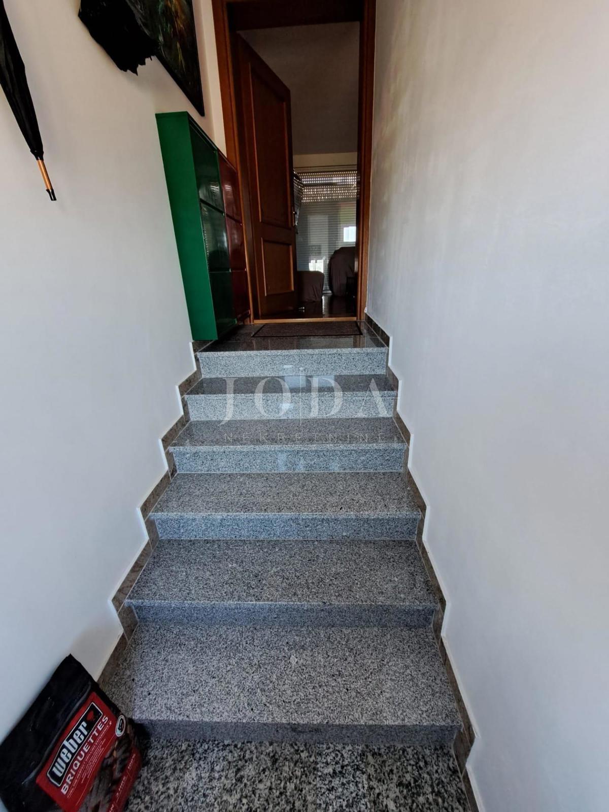 Trisobno stanovanje v dveh etažah, otok Krk