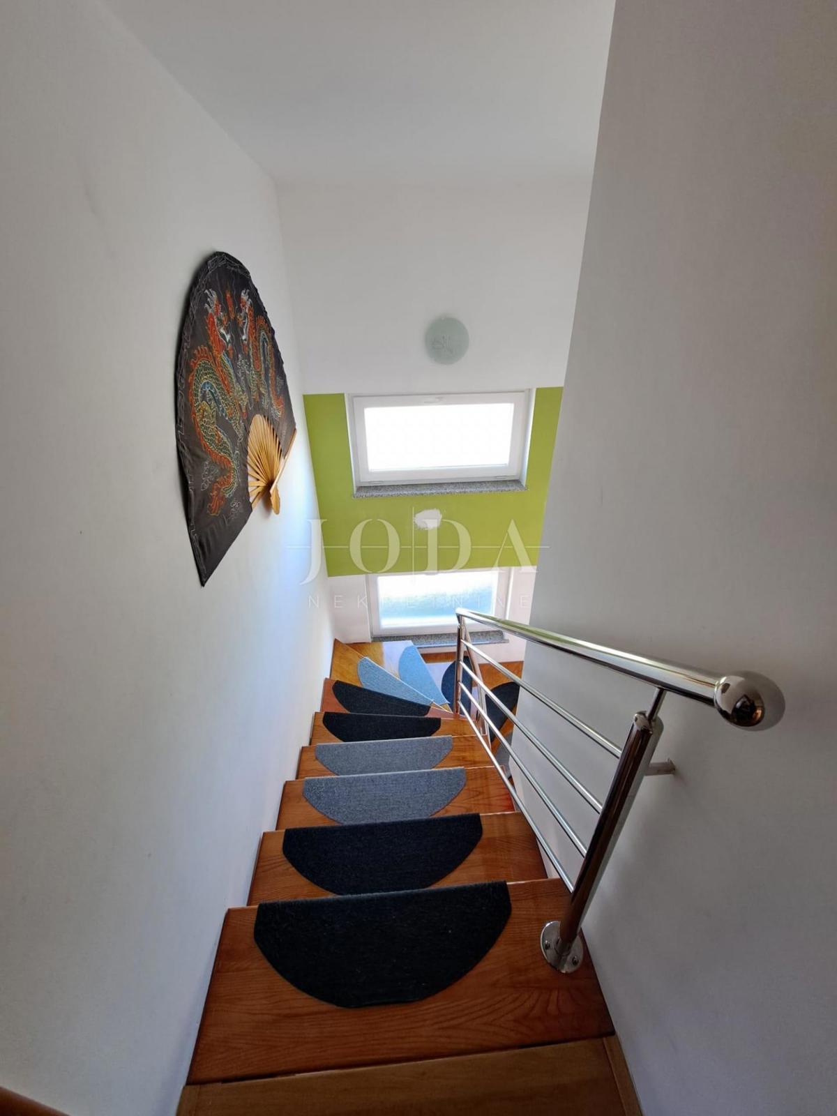 Trisobno stanovanje v dveh etažah, otok Krk