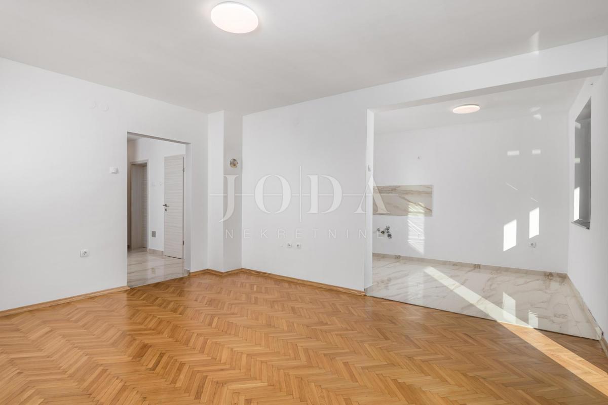 Trisobni apartma le 200 metrov od morja, Malinska