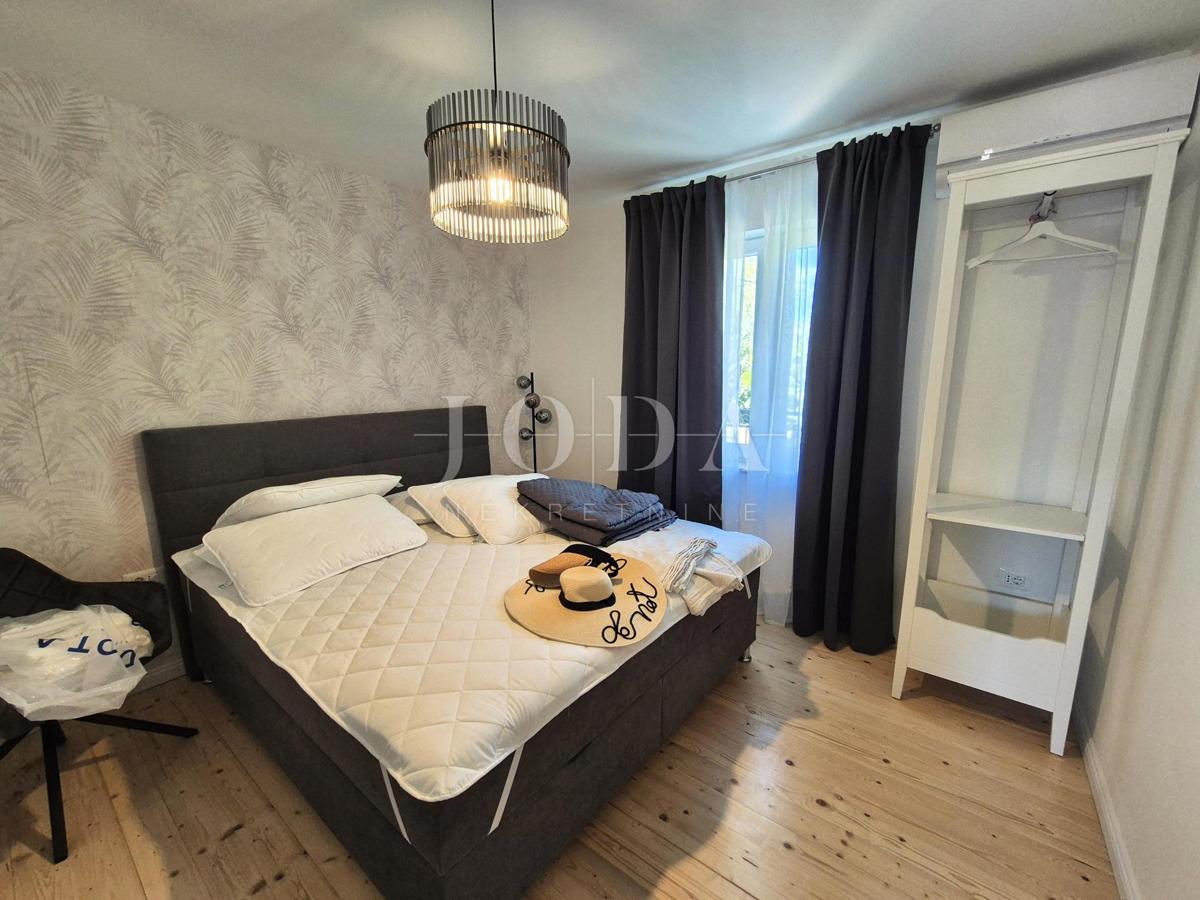 Hiša z bazenom v obnovi, otok Krk