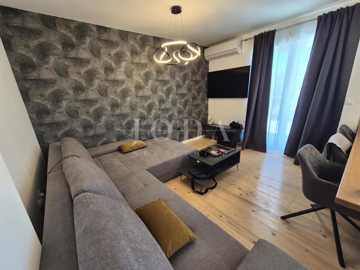 Hiša z bazenom v obnovi, otok Krk