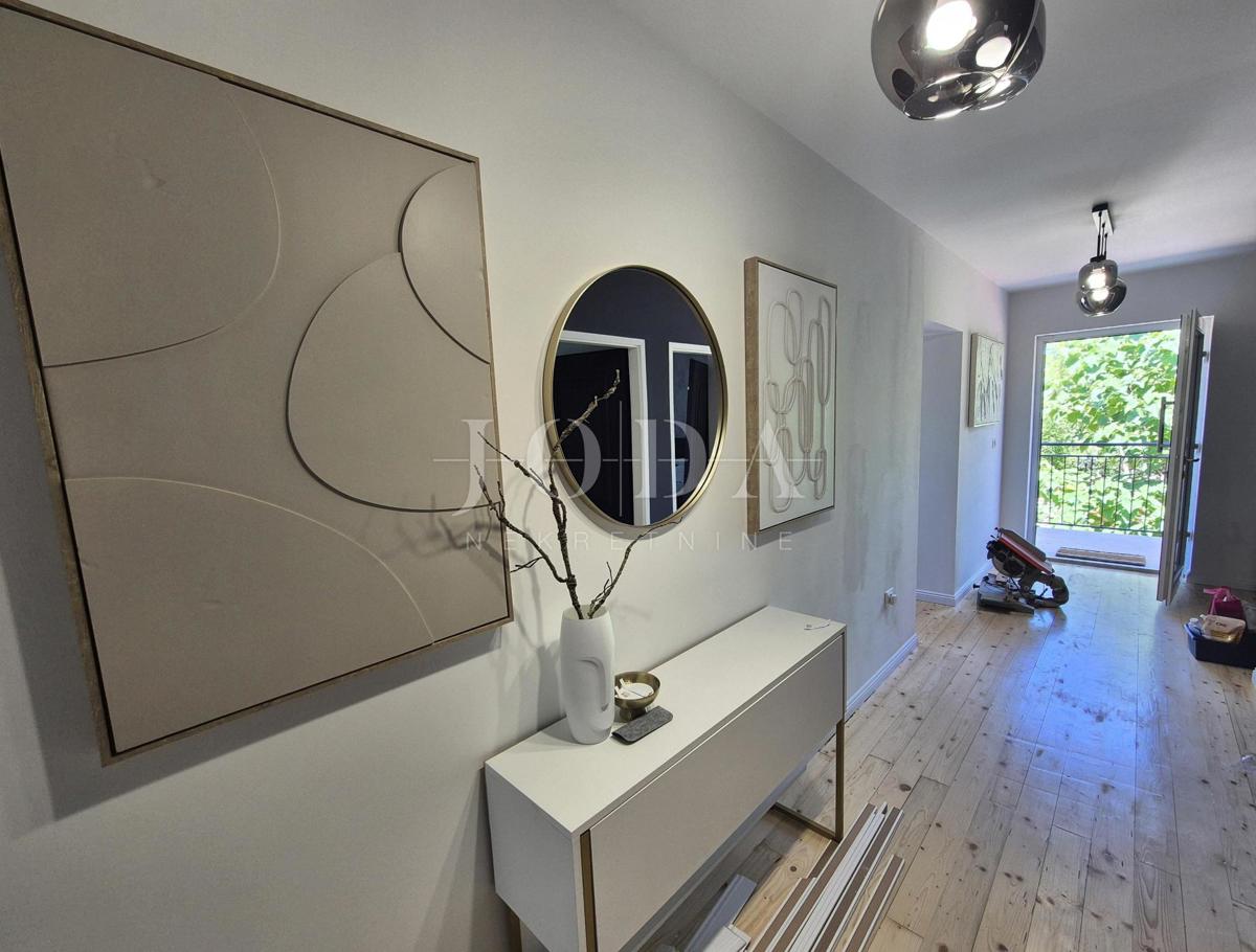 Hiša z bazenom v obnovi, otok Krk