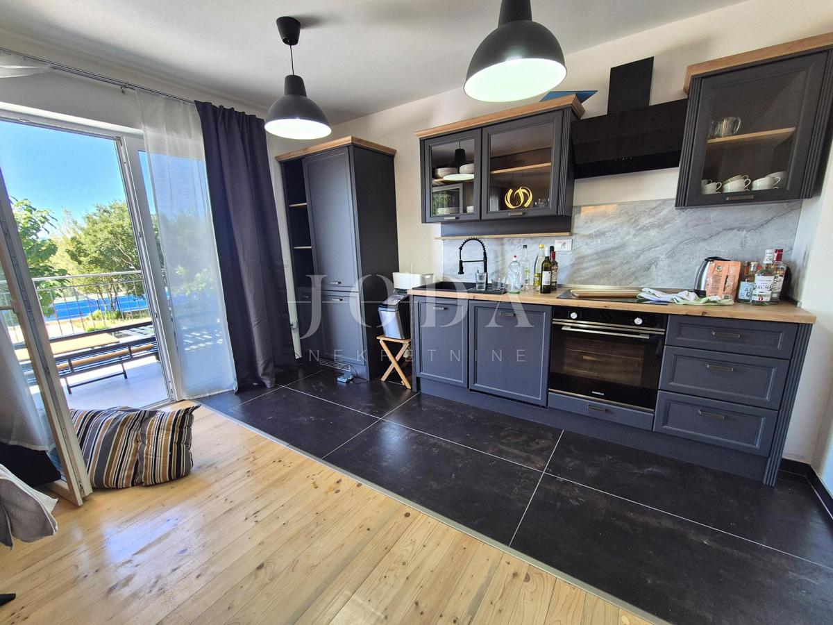 Hiša z bazenom v obnovi, otok Krk