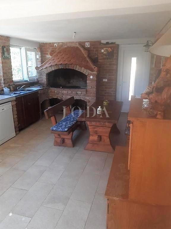 Samostojna hiša z ogrevanim bazenom, Dobrinj - otok Krk