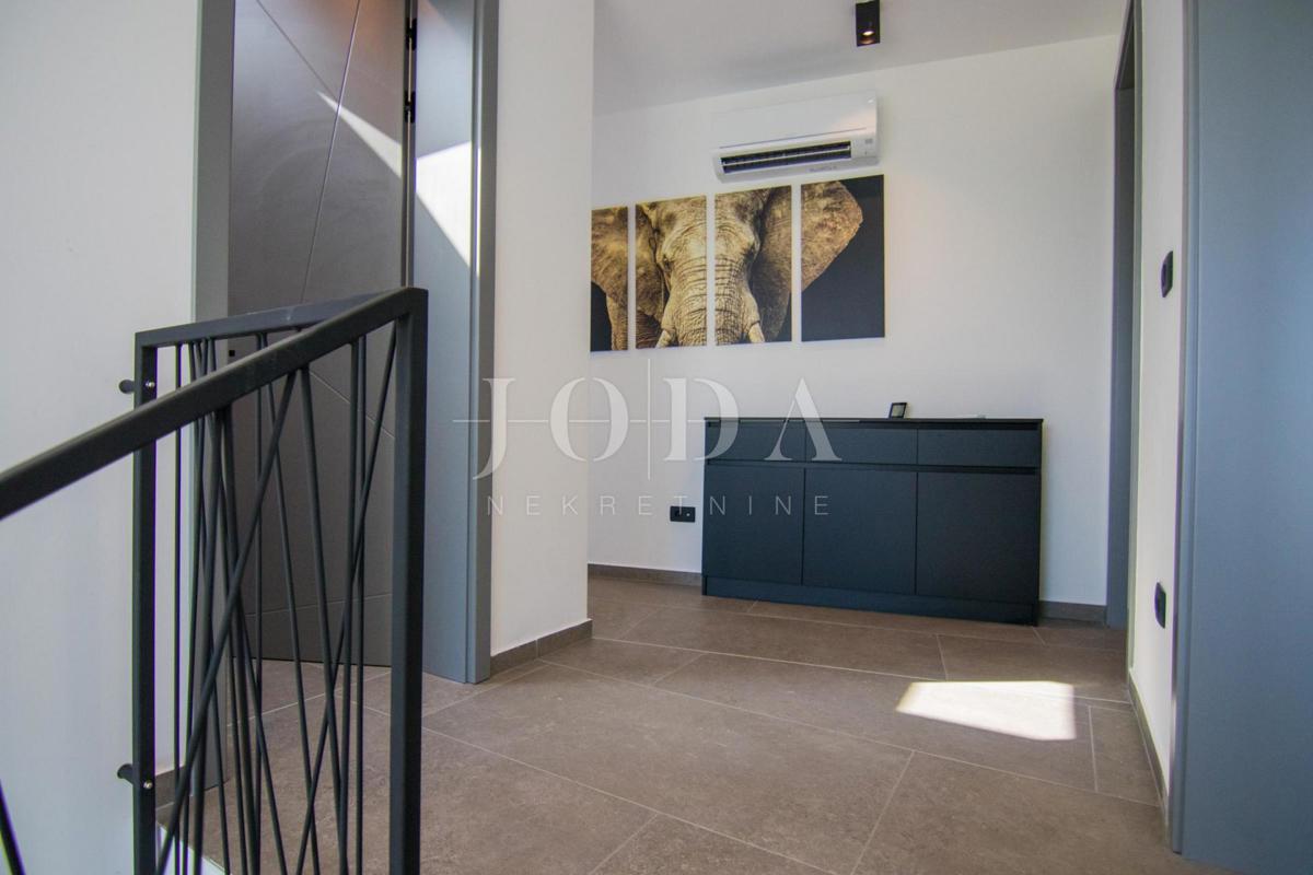 Nova moderna hiša - okolica mesta Krk