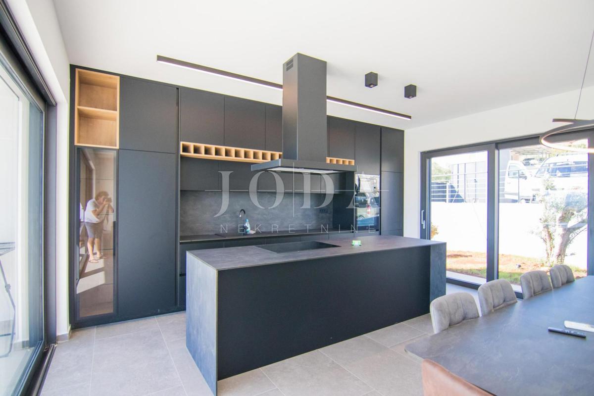 Nova moderna hiša - okolica mesta Krk