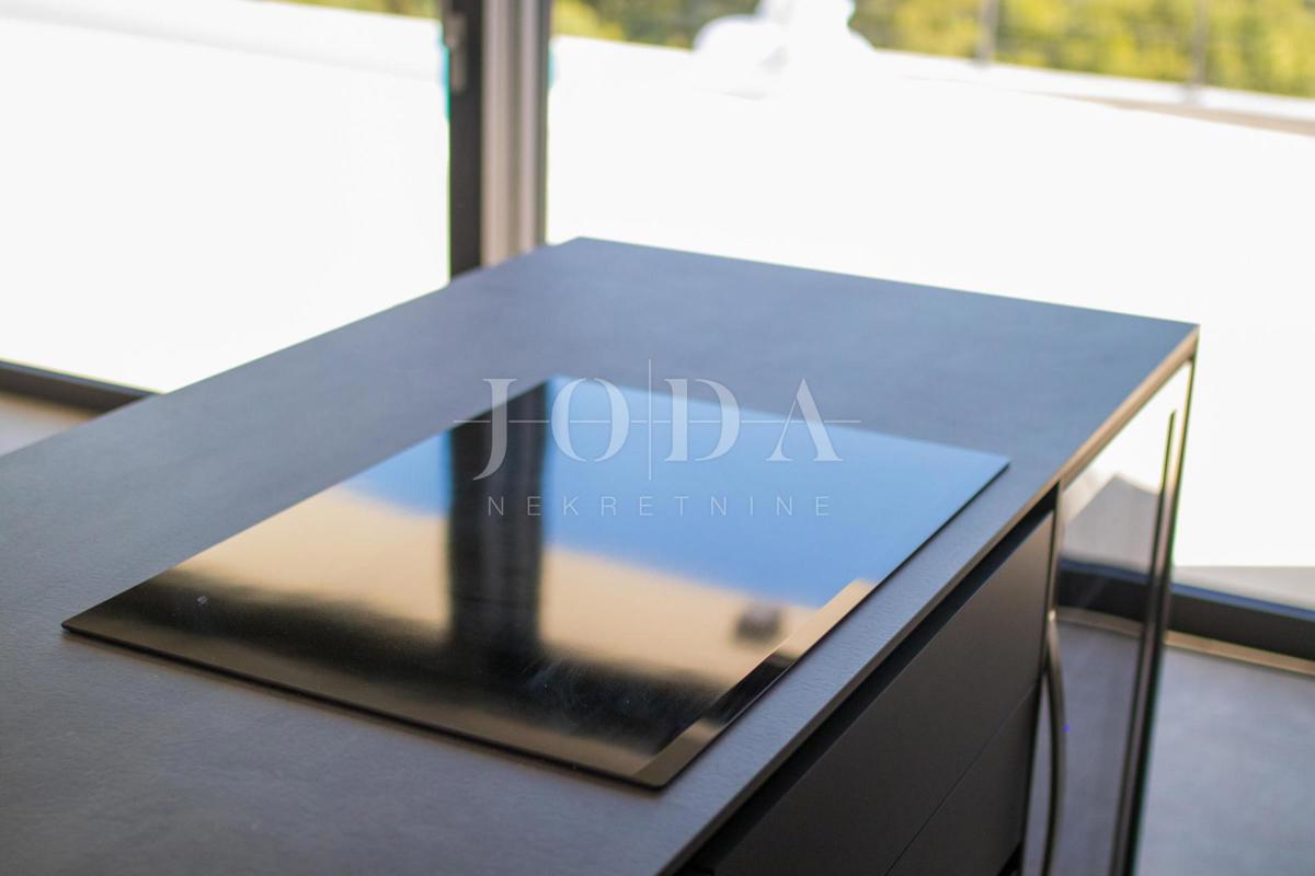 Nova moderna hiša - okolica mesta Krk